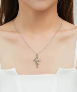 Collar con colgante de cruz vintage